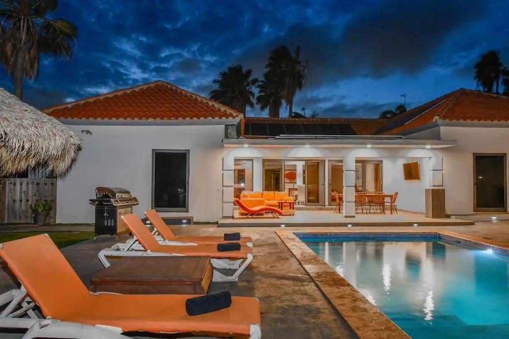 5 Bedroom Villa Nune With Pool Paradera 0*,