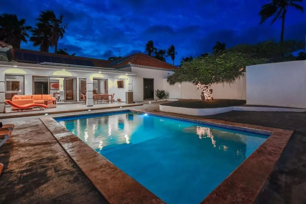 5 Bedroom Villa Nune With Pool Paradera Apartamento