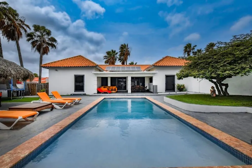 5 Bedroom Villa Nune With Pool Paradera 0*,